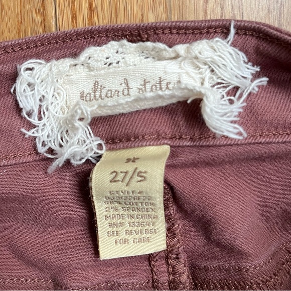 Alter’d State Women's Shorts Denim Cuttoffs Frayed Raw Hem Size 27 Maroon - Picture 2 of 3